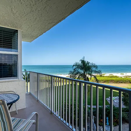 Gulf View Paradise: Beachfront, Pool